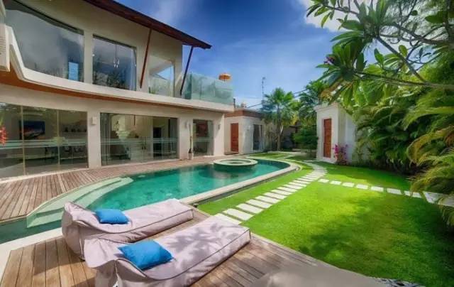 成都一套房的钱，在国外可以买些啥？看完我整个人都不好了