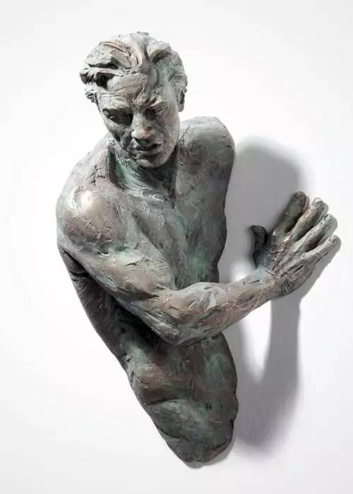 意大利雕塑家（Matteo）人体大胆艺术：挣脱束缚