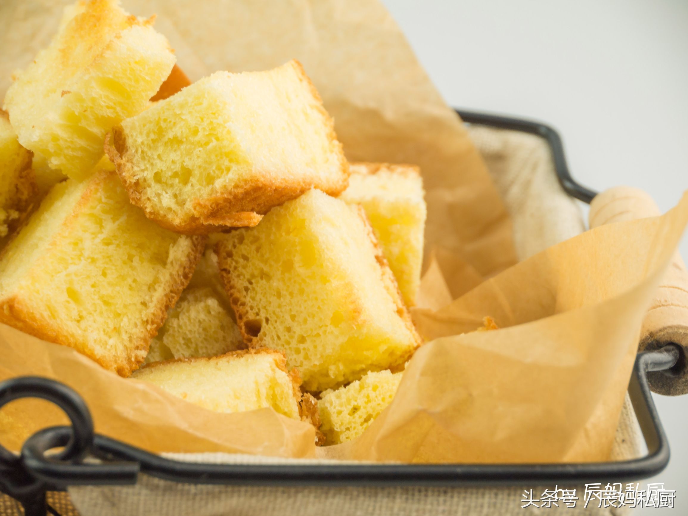 吐司面包怎么烤成酥脆的面包干,如何把面包做成面包干不用烤箱
