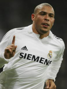 天下足球送给梅西的绝美文案,天下足球十大经典文案