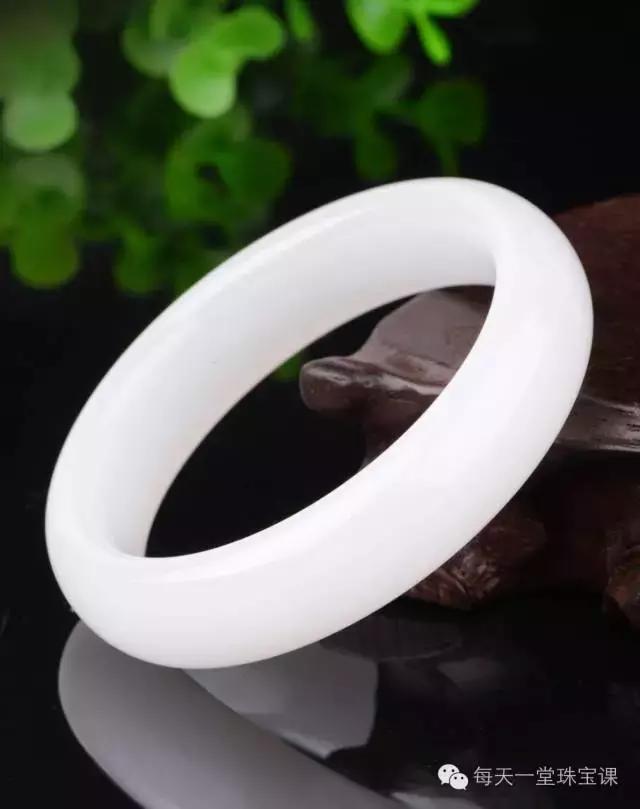 几百块钱的羊脂白玉,几百块钱的羊脂玉是真的吗