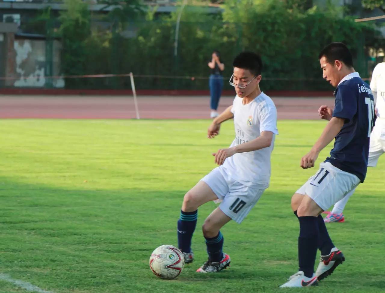 毕业特刊设计风格,毕业特刊主题照片