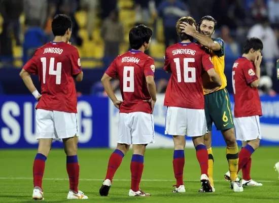 踢球的人能有什么坏心思呢,踢球不只是踢球还有人情世故