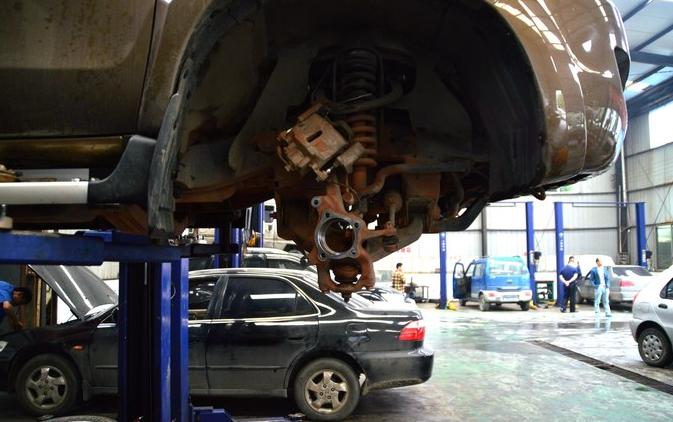 驭胜两驱和四驱哪个好,驭胜两驱改四驱还是加锁好