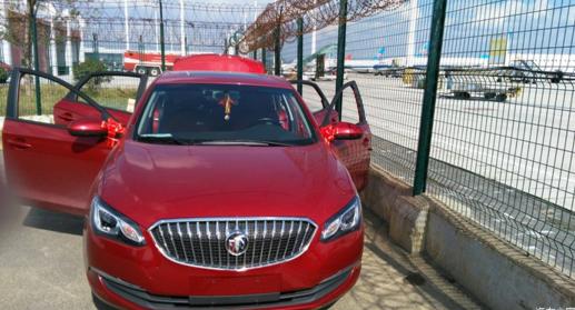 空间足够乘坐舒适,空间宽裕动力足够家用