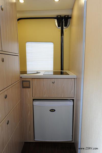 福特全顺最新国产b型自动挡房车,宇通依维柯房车国产自动挡