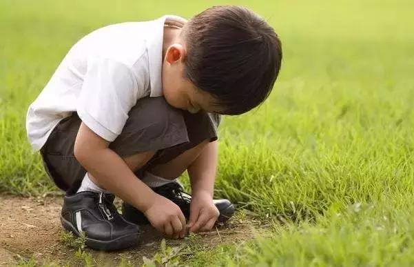 “爱心绑架”让孩子内心变得如此灰暗,请放过孩子