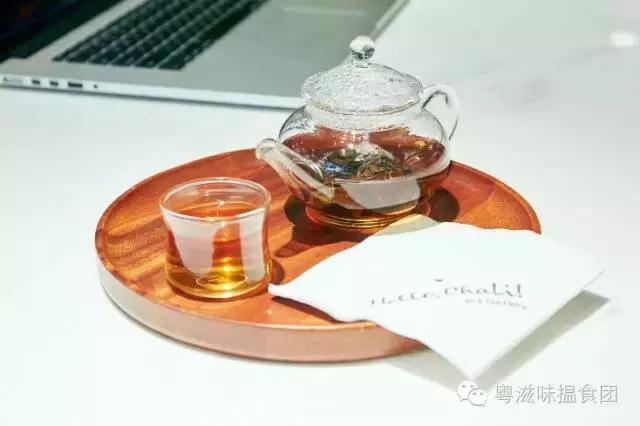 轻奢金x薄荷绿,原来你是这么一家茶饮店(文末教你刷我的卡