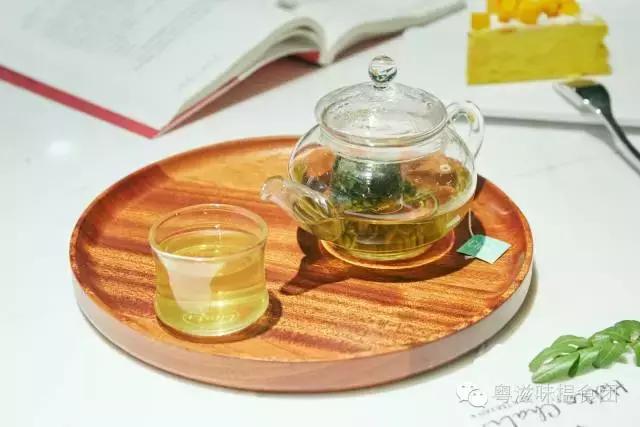 轻奢金x薄荷绿,原来你是这么一家茶饮店(文末教你刷我的卡