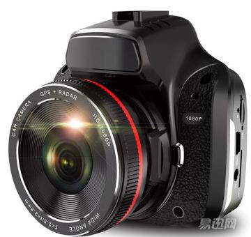 这只数码狗,也许会成为自驾车的标配装备!