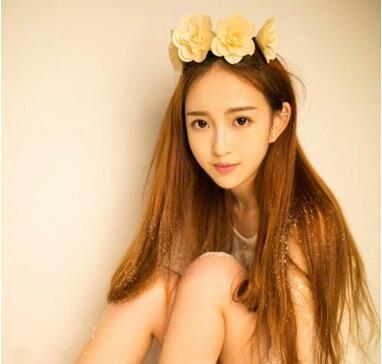 长脸不留刘海适合中分还是偏分,接近中分的偏分八字刘海