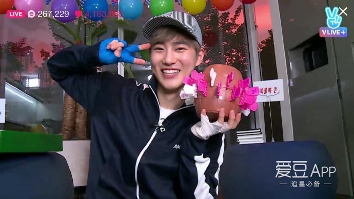 exo2018推特直播,exo分享超长介绍