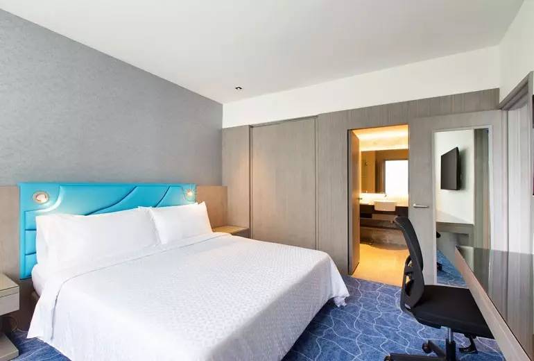 新加坡万豪福朋喜来登,福朋喜来登和艾美自助餐