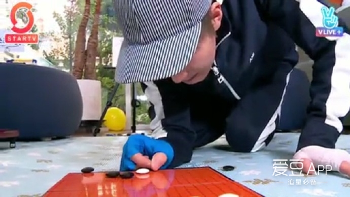 exo分享吴世勋,exo2019年末直播