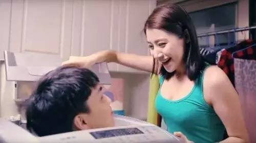 从这则丢人丢到国外的广告中，我们该反思些什么？