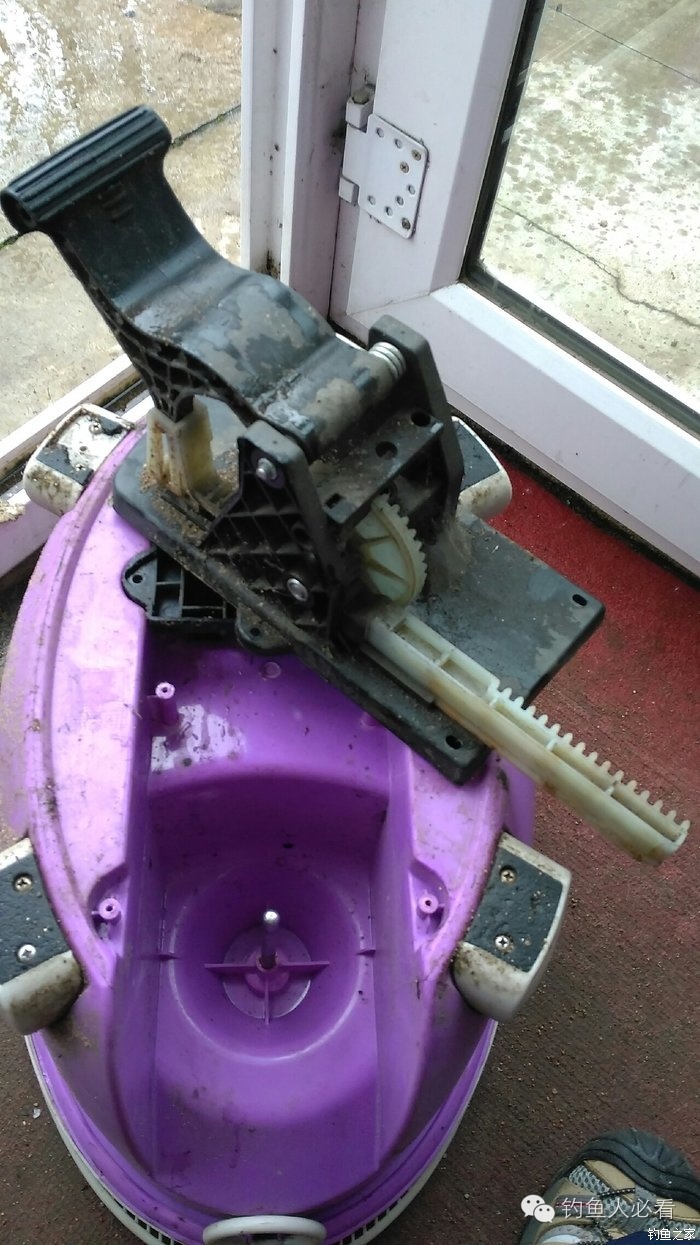 拖把桶改装钓箱,拖把桶改钓箱