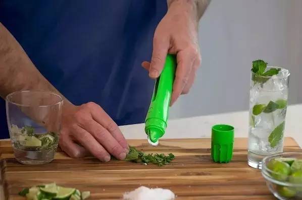 十二星座中最爱狮子座的星座,十二星座的狮子座最爱的是什么