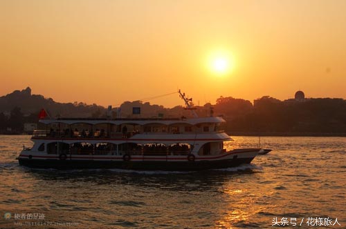 这座小岛群山环绕,海上最美小岛