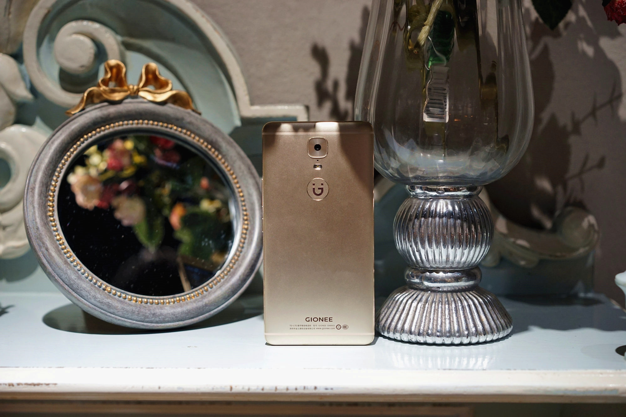 安全性和耐久性测试,安全续航耐摔的手机