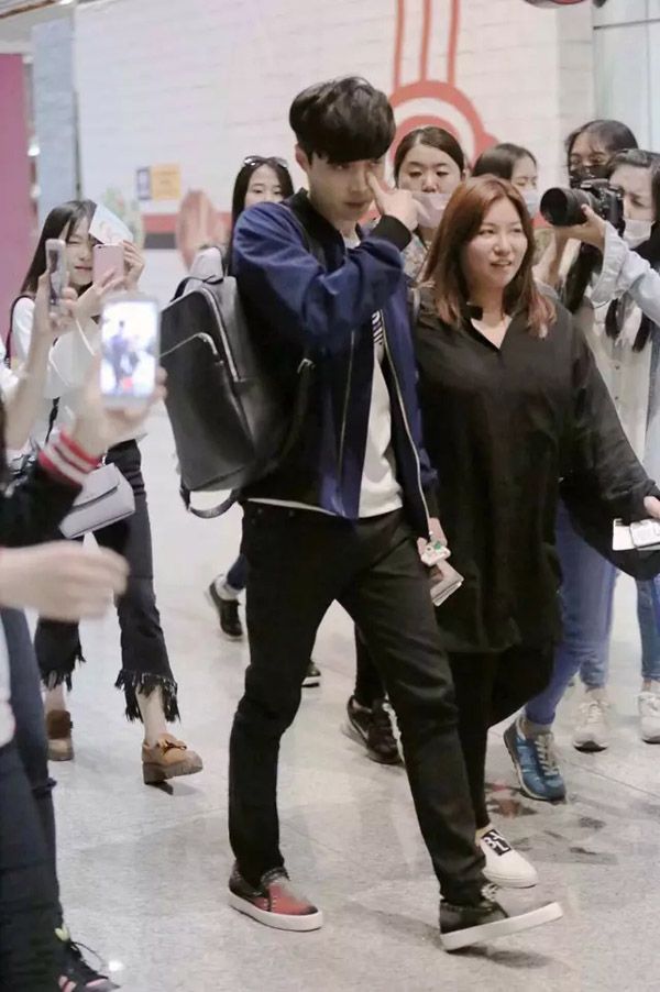 超级有质感的双肩包谁不爱,高颜值双肩包学生党必备