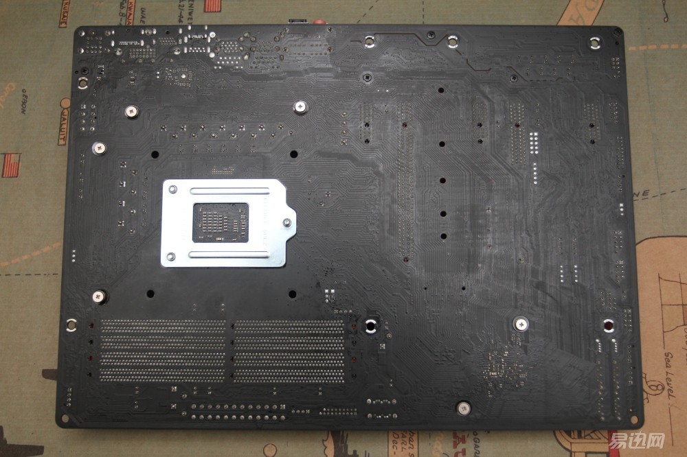 追风者515机箱可以装大主板吗,华擎b150装nvme