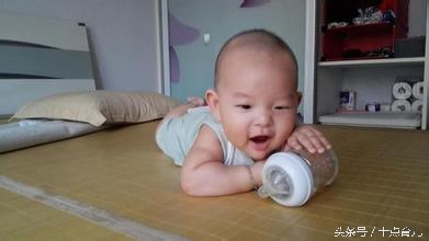 让宝宝爱上奶瓶喂养的高招,一招让宝宝爱上奶粉