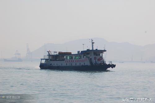 这座小岛群山环绕,海上最美小岛