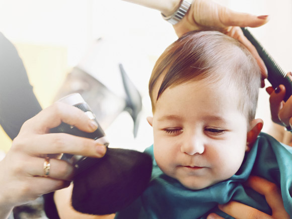 天再热也不要乱逼孩子喝水,天再热也千万别对孩子做这7件事