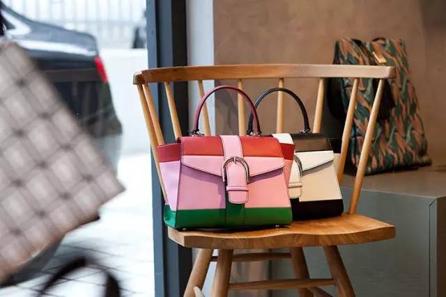 朴信惠、秀智、宋慧乔，韩剧女主背的包都扒出来啦！