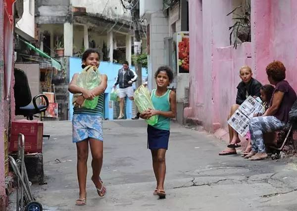 巴西贫民窟现在有毒品交易吗,巴西贫民窟真实毒品