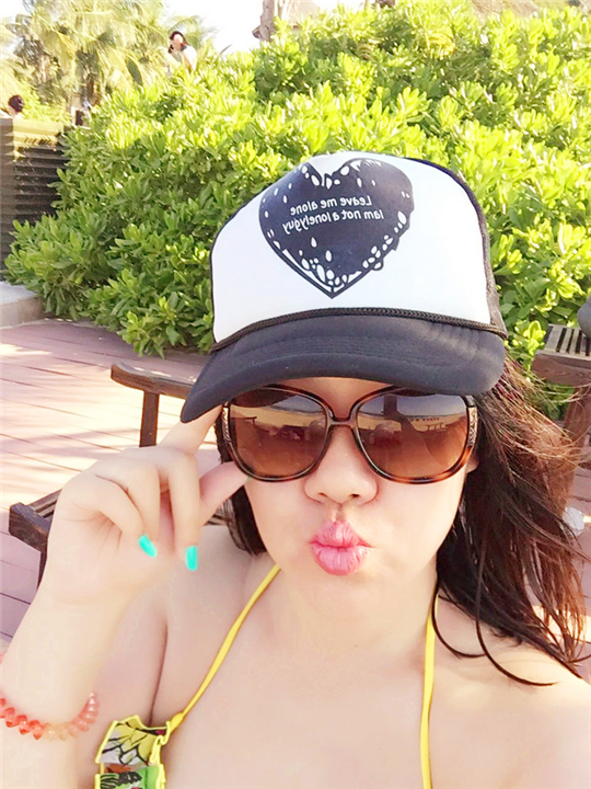 三亚旅行结婚纪念日,小两口结婚纪念日在家过二人世界