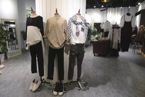 重庆个性潮店其实很多 分分钟秒杀网购代购