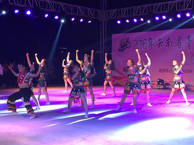 校园足球啦啦操活动方案,青少年足球啦啦操比赛