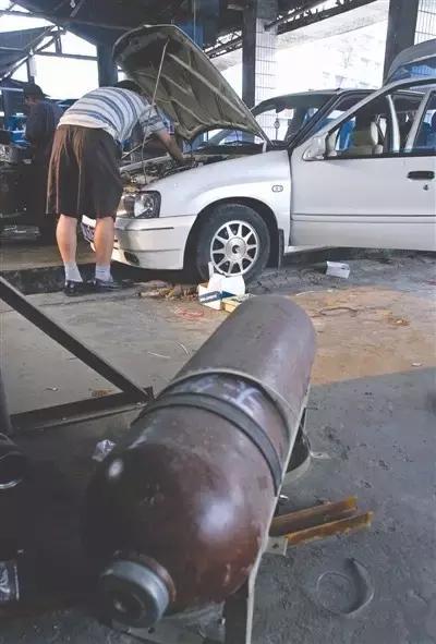 成都哪里可以让车油改气,成都几年的车不能油改气