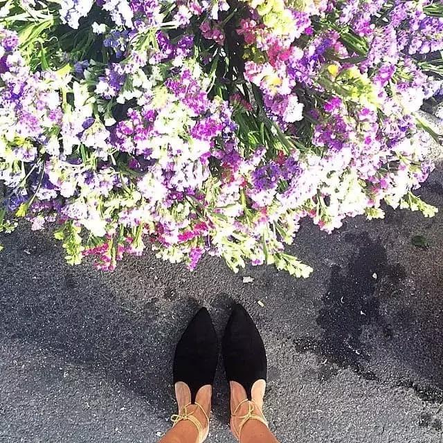 自从穿上这些拖鞋，就是那么自信