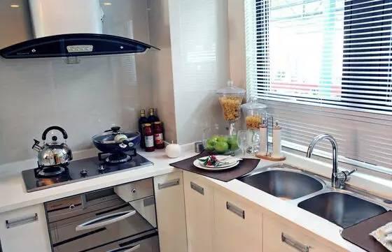 厨房烟道反味怎么补救,厨房烟道开裂怎么补救