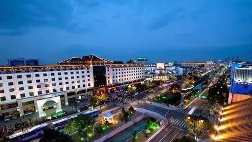 是你在逃离苏州，还是苏州在赶你走？