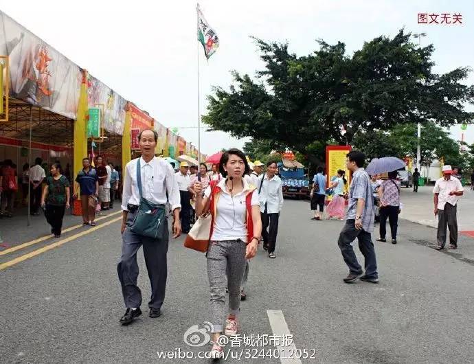 这是闹哪样?七夕,咸宁一楼盘竟给小孩送避孕套!