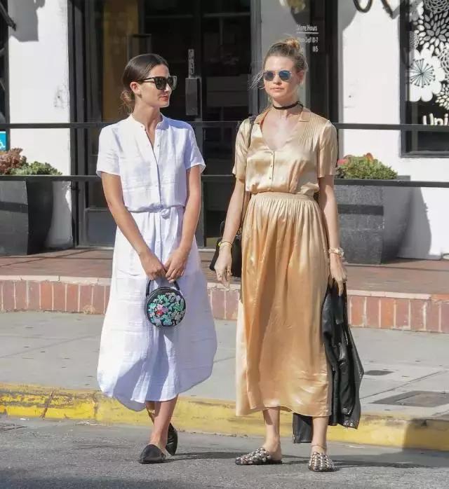 自从穿上这些拖鞋，就是那么自信