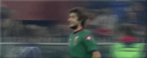 最经典搞笑中超足球gif,足球球员搞怪图片