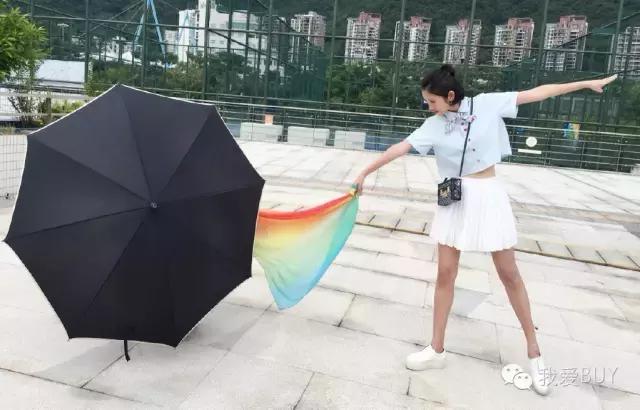 每周女星*服私**秀：89元T成功俘获刘诗诗，杨幂270元T够亲民