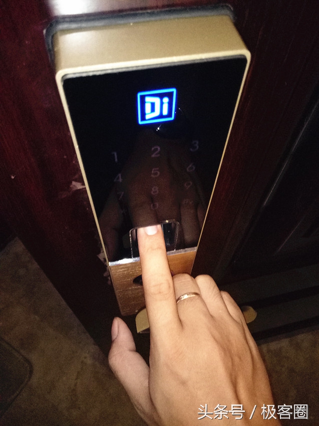 高科技的魅力,智能防盗门有哪些功能