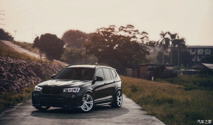 宝马x3曜夜版黑武士落地价,宝马x3黑武士静态体验