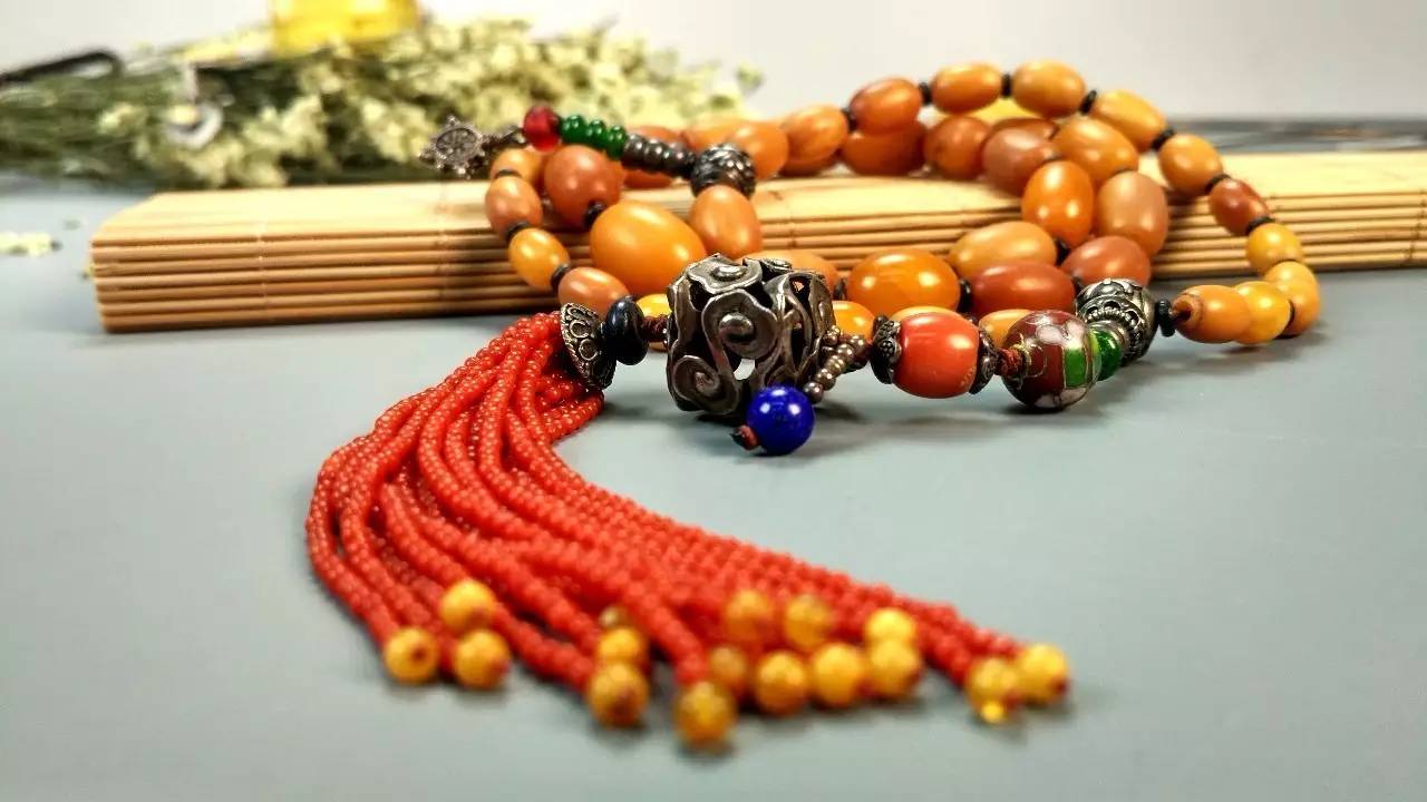 琥珀蜜蜡介绍三分钟,了解最全的蜜蜡知识