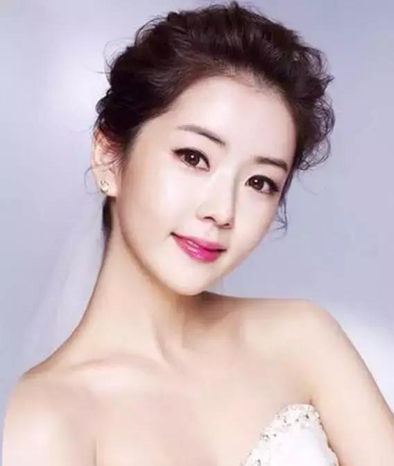 皮肤有斑暗黄怎么改善,皮肤干黄长斑如何护肤