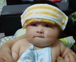 宝宝发烧家长该怎么处理,孩子发烧请假家长怎么写