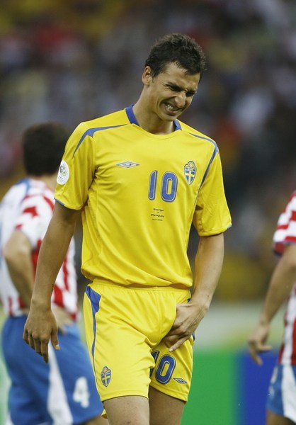 捂裆派龙抓手,足坛“抓鸟”合集