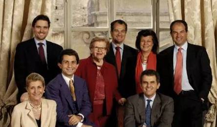 菲拉格慕业绩,高端产品菲拉格慕