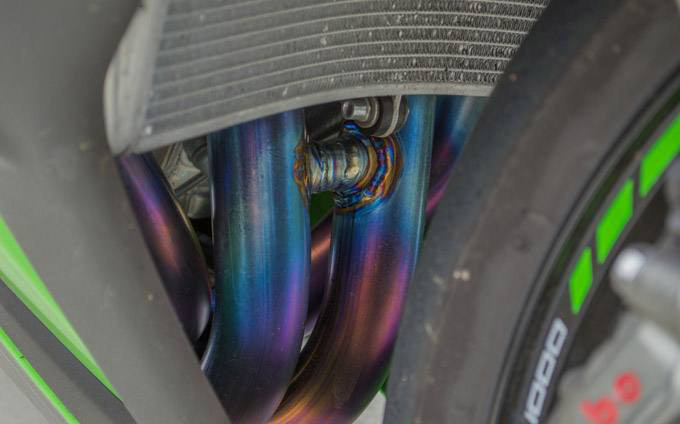 2010年川崎zx-10r多少个缸,川崎zx-10r新手可以驾驭吗