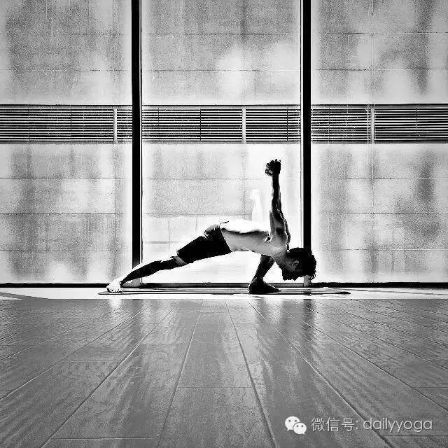 山式是瑜伽最基础体式,基础好看的瑜伽体式